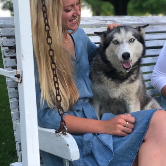 Meet your Posher, Brenna🥰 - Picture 1 of 7